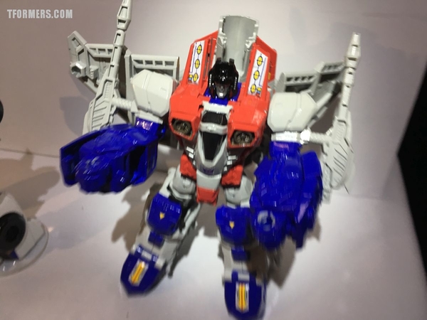 SDCC 2017 - Transformers Titans Return Hasbro Booth Video 