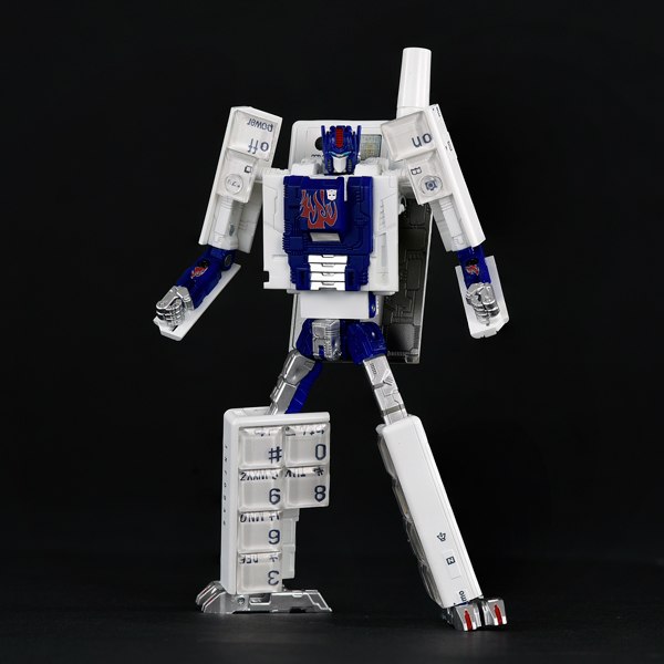 au x Transformers Infobar Phone Optimus Prime ANNIN Version Preorder Begins