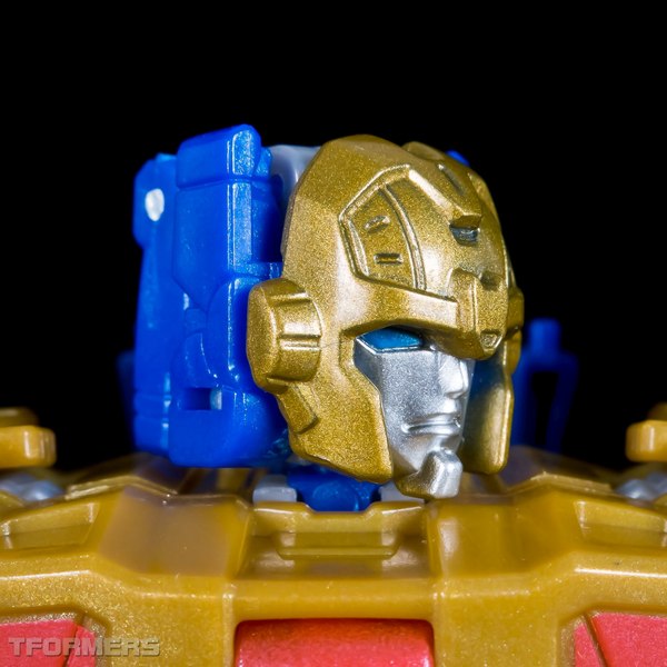 TFormers Titans Return Gallery   Siege On Cybertron Metalhawk 30 (30 of 91)