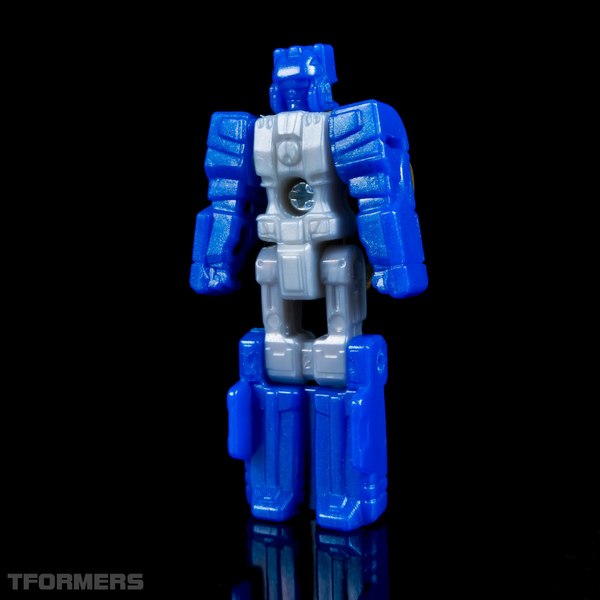 TFormers Titans Return Gallery   Siege On Cybertron Metalhawk 33 (33 of 91)