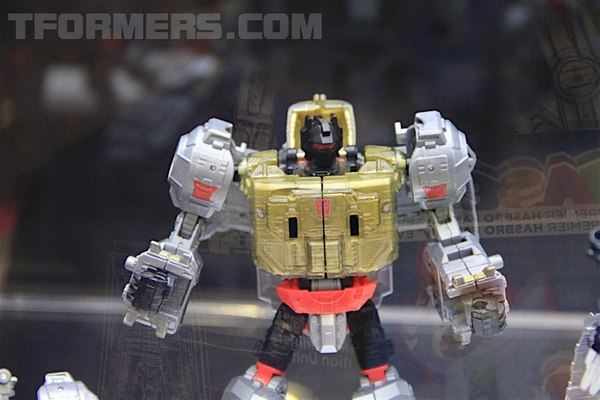 HasCon 2017 - Power of The Primes Transformers Display Images, Dinobots & More!