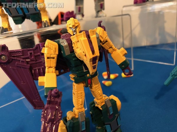 Generations Power of the Primes Deluxe Cutthroat on display at New York Comic Con 2017
