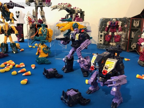 NYCC 2017 - Transformers Titans Return Press Preview Images: Terrorcons, Power of the Primes!