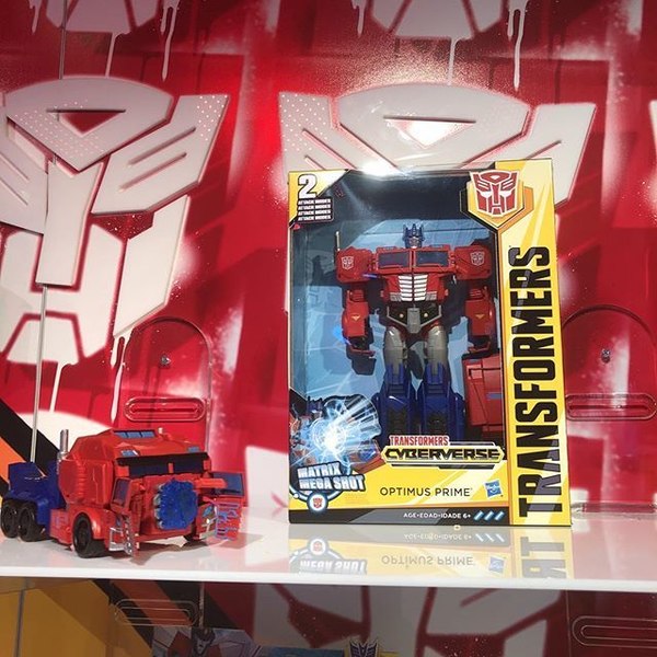 Toy Fair 2018 - Transformers Cyberverse Hasbro Showroom Photos #NYTF