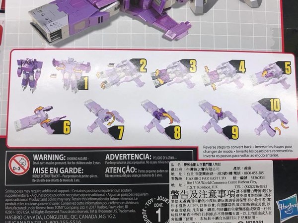 Cyber Battalion Shockwave Sideswipe   Package Transformation Instructions Images  (4 of 5)