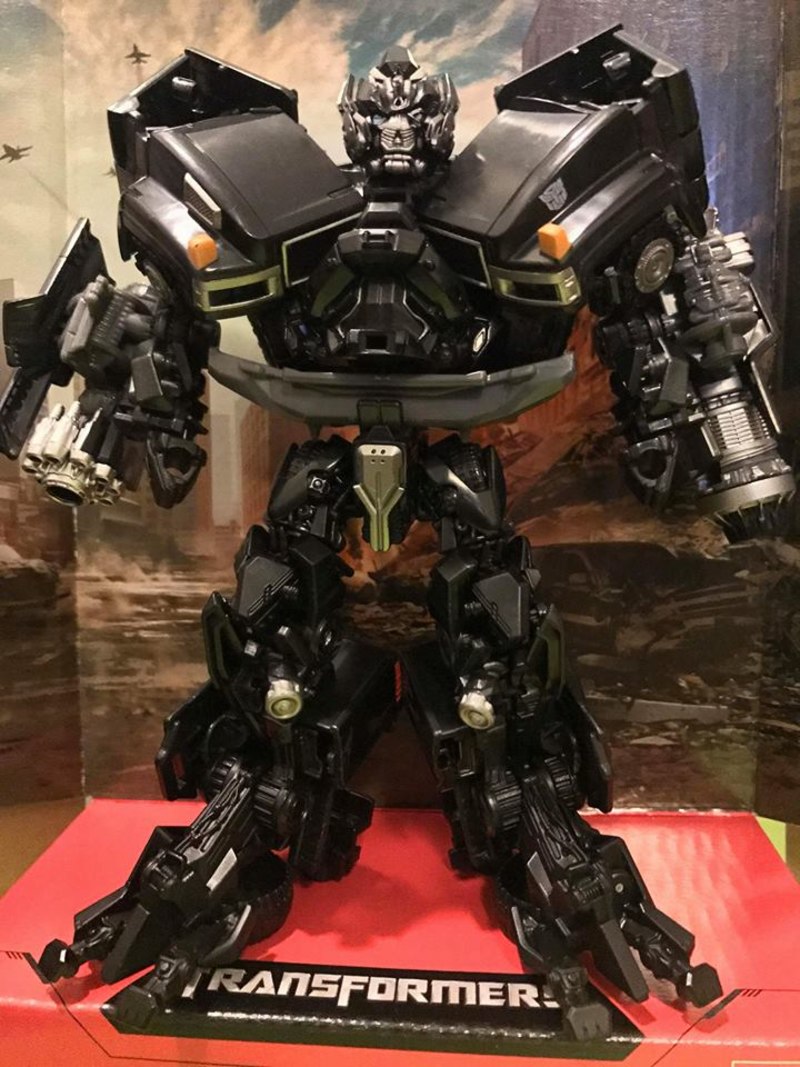Transformers Studio Series Ironhide Out 