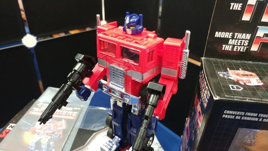Transformers Walmart G1 Optiums Prime Reissue  (3 of 10)