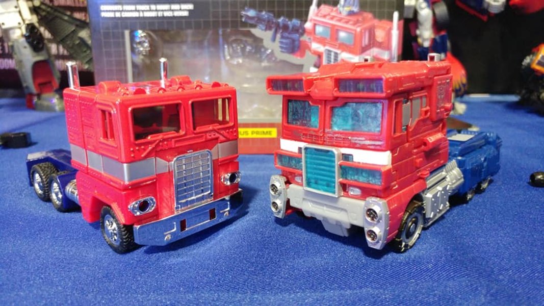 Transformers Walmart G1 Optiums Prime Reissue  (10 of 10)