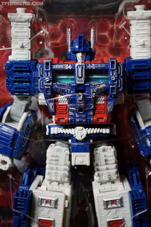 Review Siege Ultra Magnus Leader War For Cybetrtron  (10 of 93)