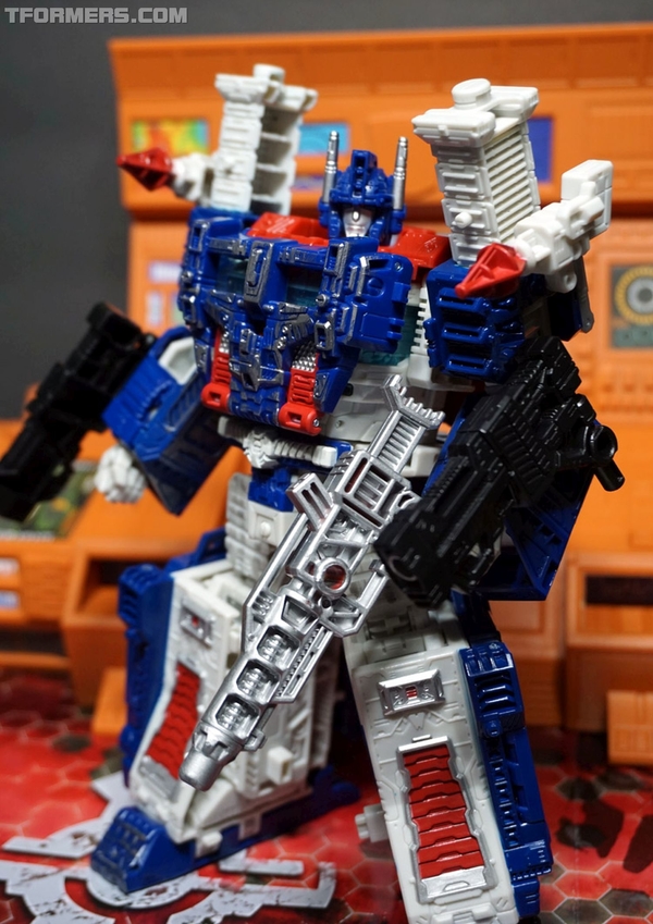 Review Siege Ultra Magnus Leader War For Cybetrtron  (16 of 93)