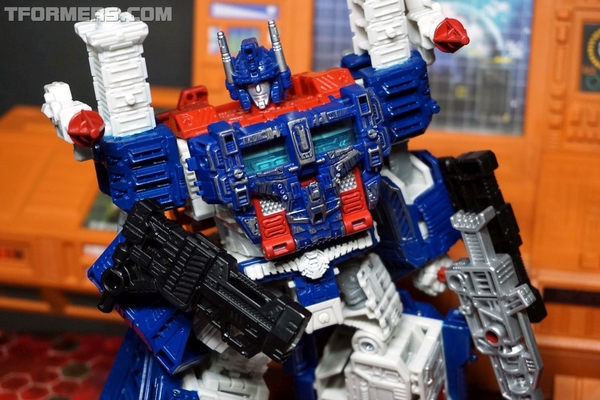 Review Siege Ultra Magnus Leader War For Cybetrtron  (19 of 93)
