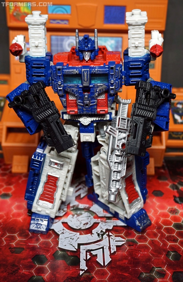 Review Siege Ultra Magnus Leader War For Cybetrtron  (24 of 93)