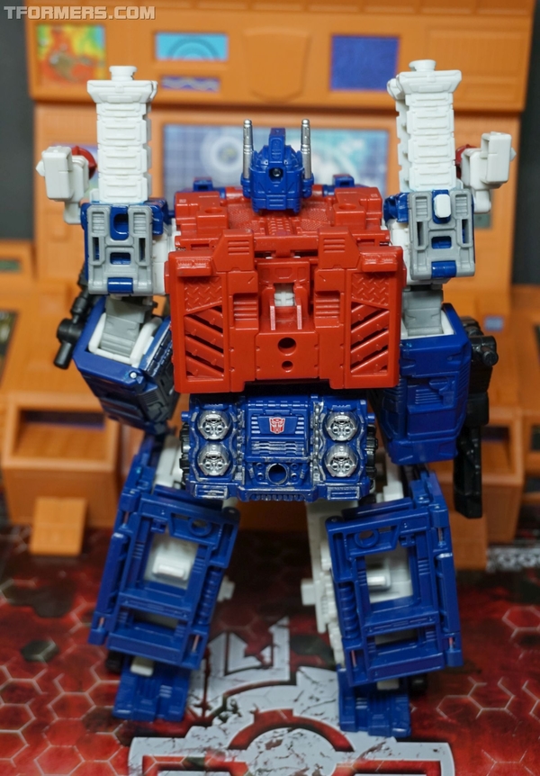 Review Siege Ultra Magnus Leader War For Cybetrtron  (27 of 93)