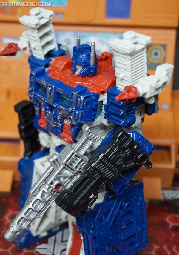 Review Siege Ultra Magnus Leader War For Cybetrtron  (30 of 93)