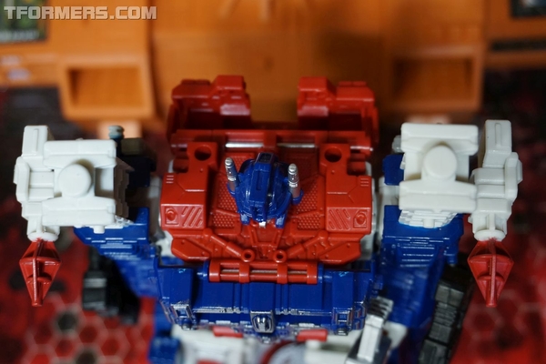 Review Siege Ultra Magnus Leader War For Cybetrtron  (32 of 93)