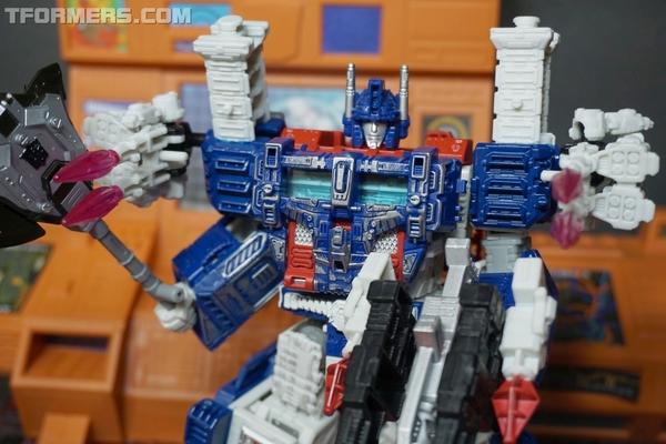 Review Siege Ultra Magnus Leader War For Cybetrtron  (48 of 93)