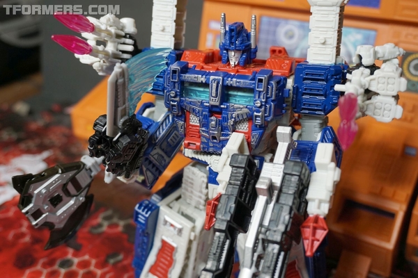 Review Siege Ultra Magnus Leader War For Cybetrtron  (49 of 93)