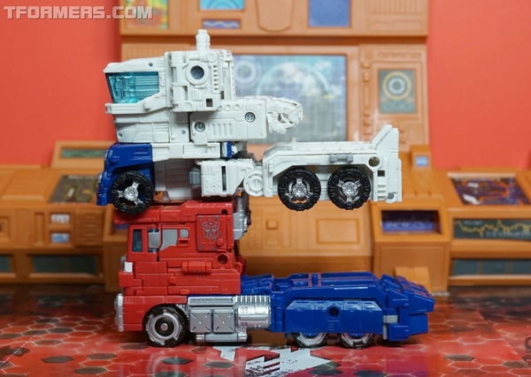 Review Siege Ultra Magnus Leader War For Cybetrtron  (79 of 93)
