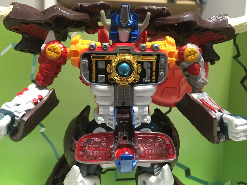 Encore Big Convoy In Hand Photos Of Beast Wars Neo Leader