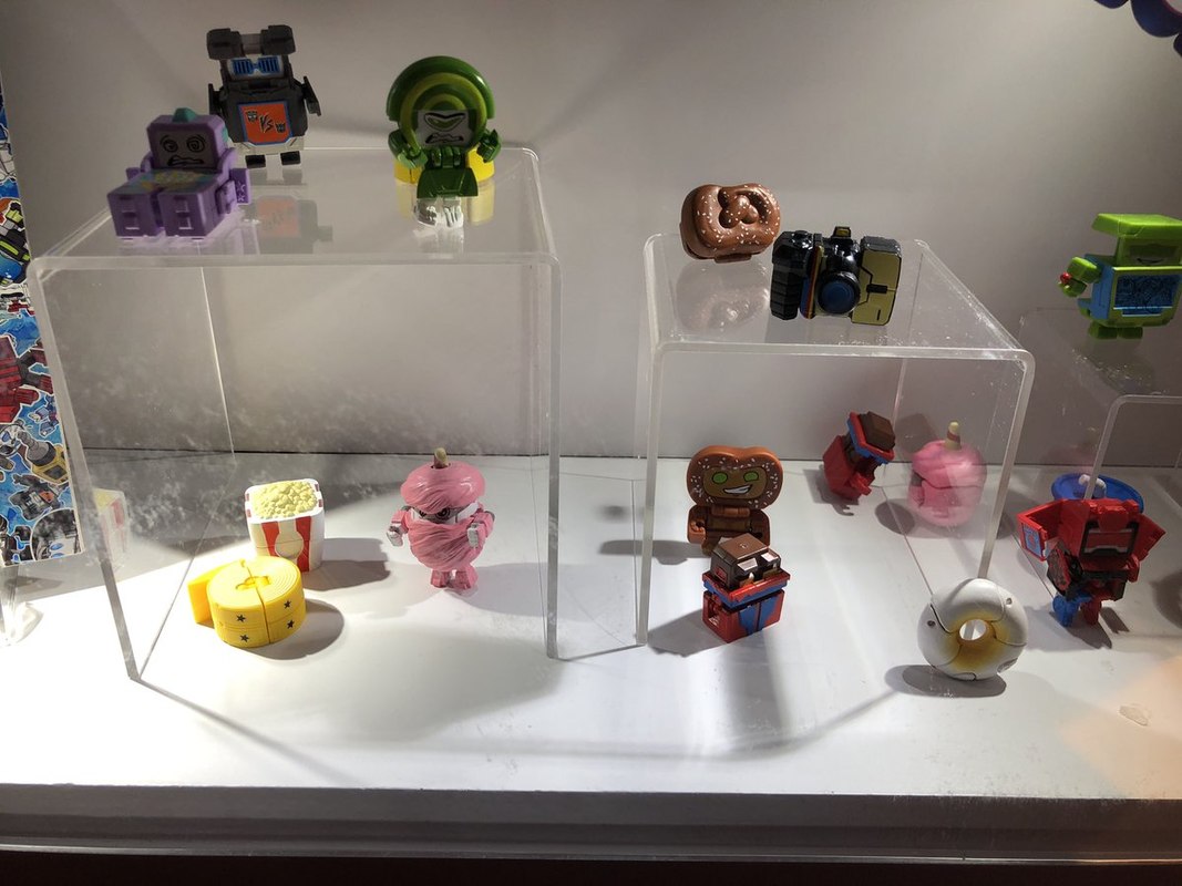 Toy Fair 2019 - BotBots Ultimate Collector's Guide Revealed!