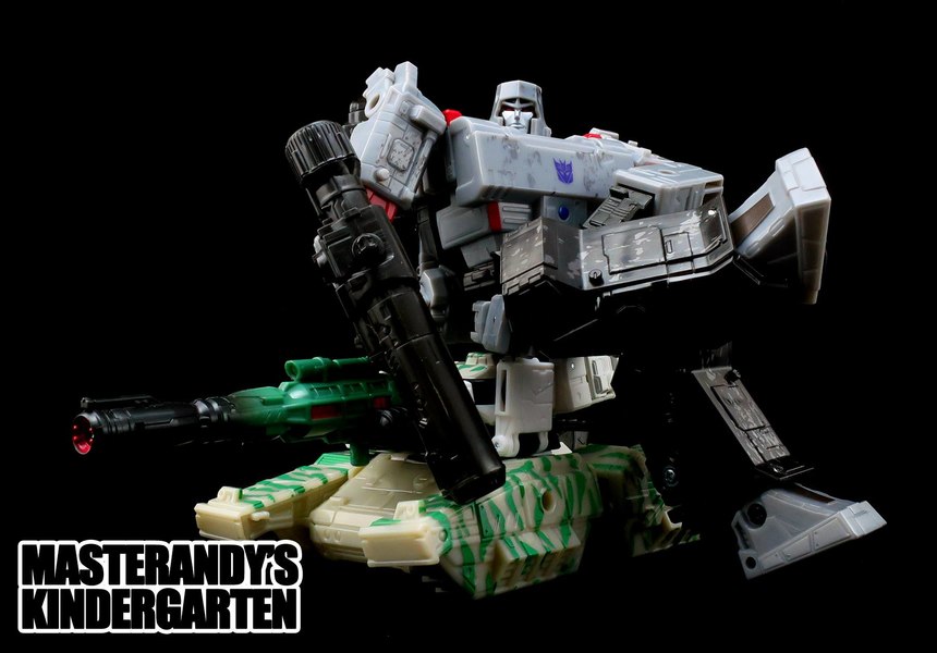 Toy Fair 2019 - SIEGE G2 Combat Megatron In-Hand Images Gallery