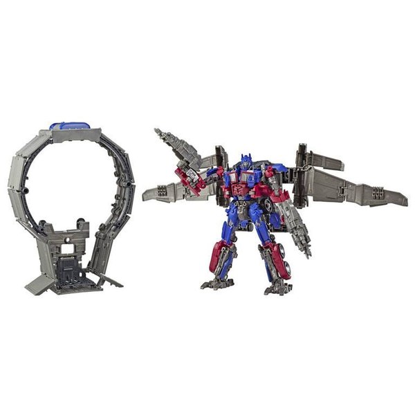 Studio Series Ss 44 Leader Class Dark Of The Moon Optimus Prime With Trailer Official Images  (7 of 8)