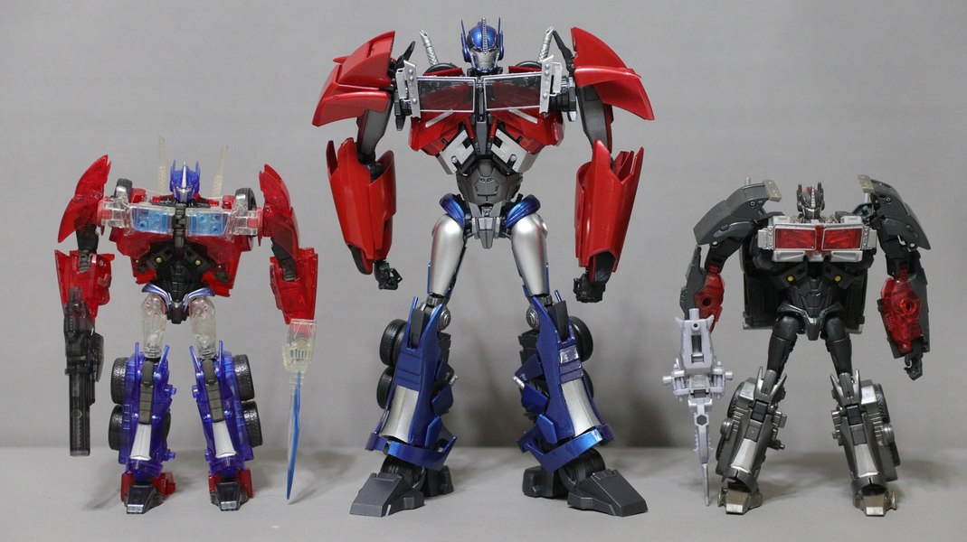 Iron Warrior IW-05 Pioneer Unofficial Optimus Prime In-Hand Video and Images