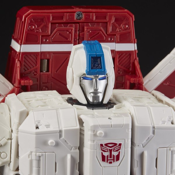 Transformers Siege Jetfire And Springer New Stock Photos 05 (5 of 15)
