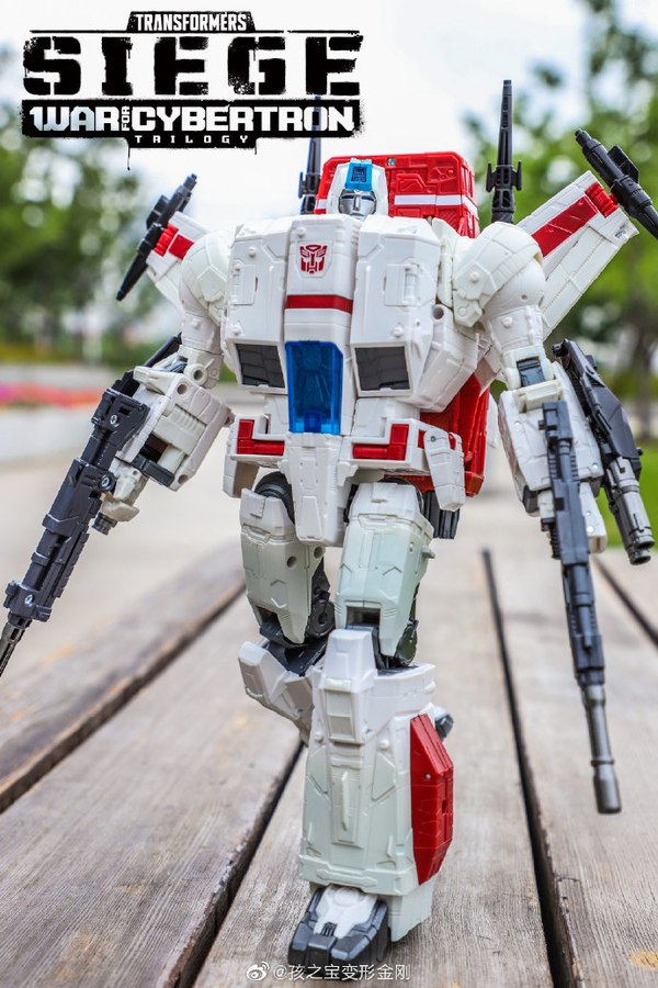 siege-jetfire-in-hand-images-war-for-cyb