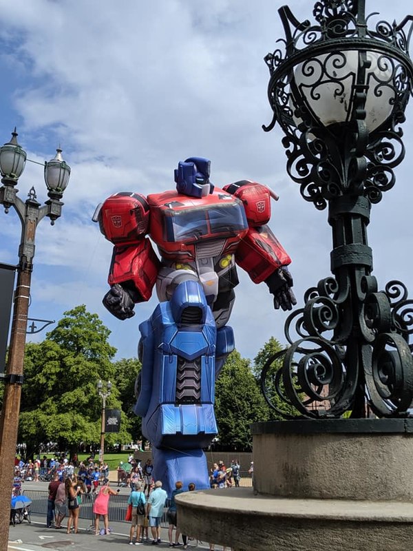 Optimus Prime Celebrates 4th Of July With New Balloon In St Louis Parade