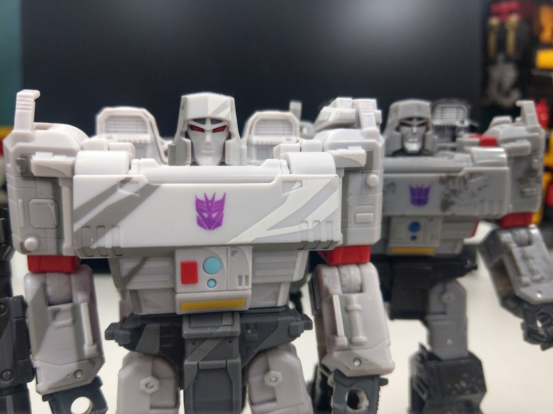 Transformers%20Siege%20Megatron%20Classi