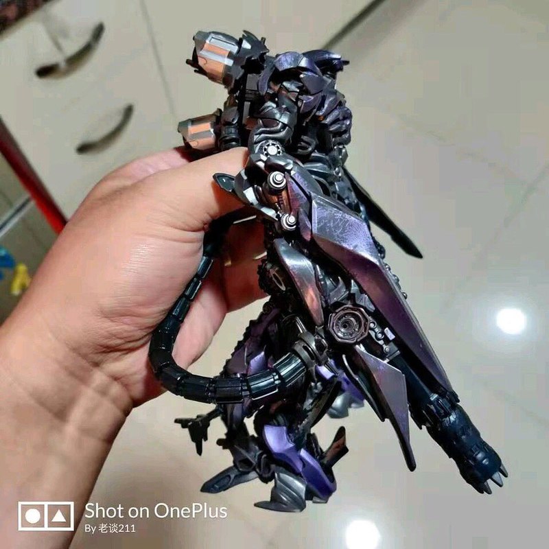 transformers studio series leader class shockwave