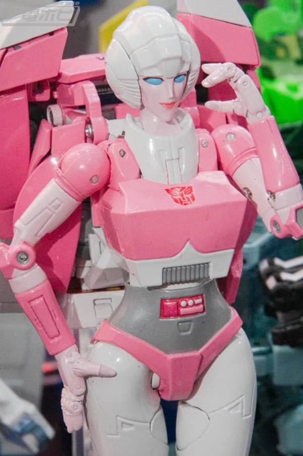 Winter Wonderfest 2020 - More Photos of MP-50 Tigatron And MP-51 Arcee