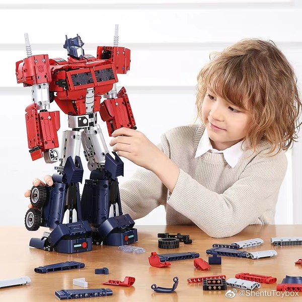 Xiaomi x Transformers Cyberverse Optimus Prime Blocks Official Images