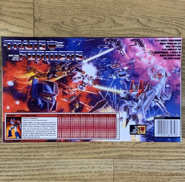 WFC Earthrise Optimus Prime Retro Edition  Larkins Lair Customization Workshop  (3 of 9)