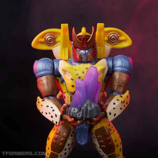 F0739 PROD TRA RED BEAST WARS CHEETOR 128 Medium 72DPI (43 of 46)