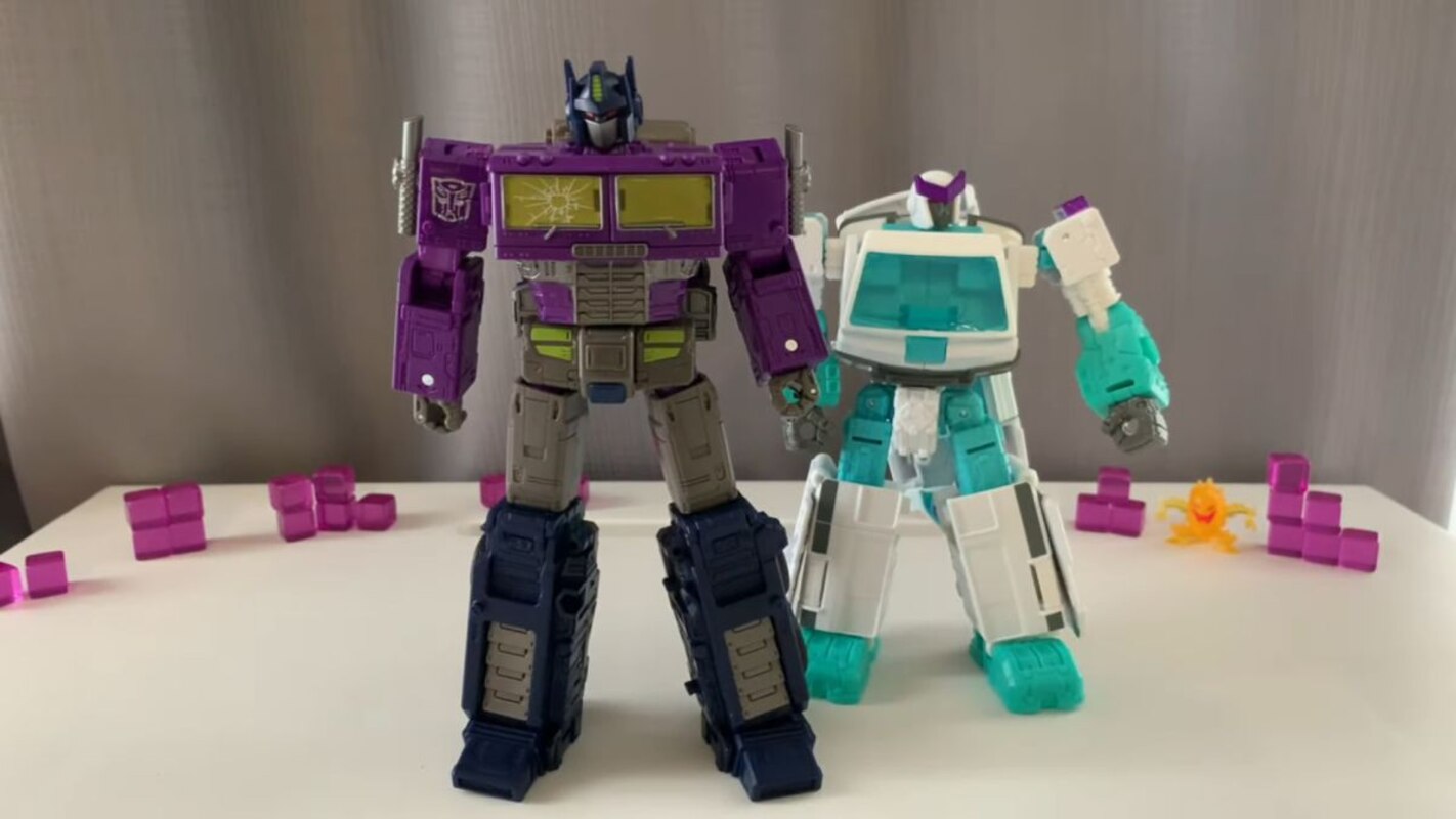 shattered glass optimus and ratchet