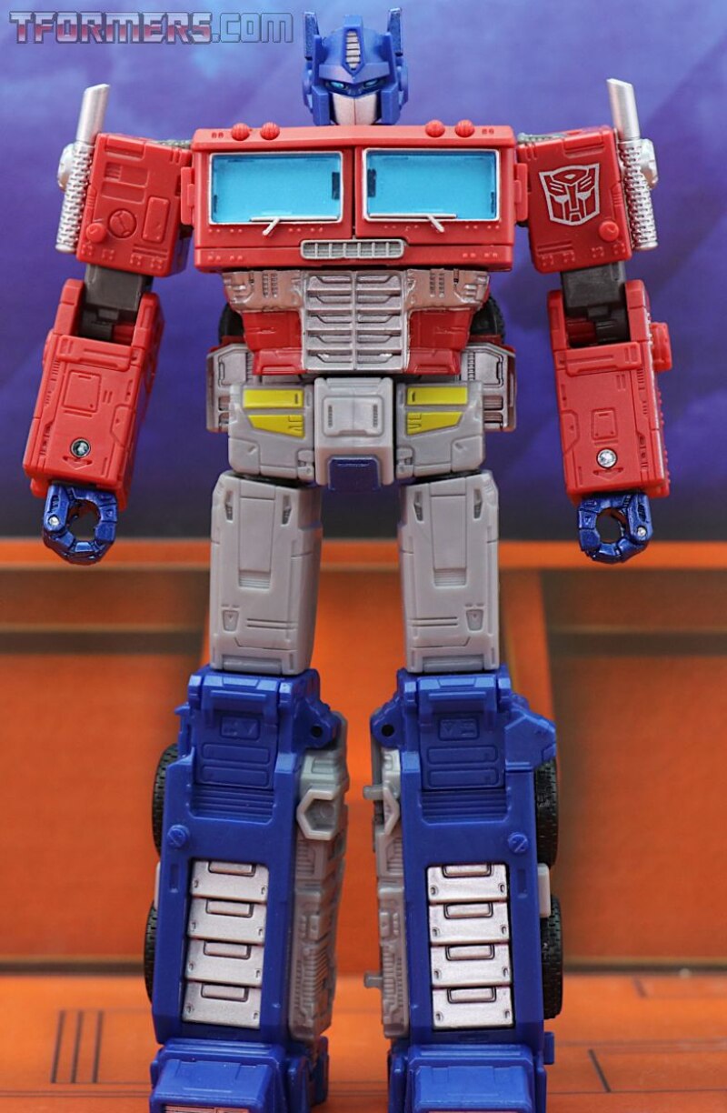 Details about   Transformers Generations War for Cybertron Kingdom Leader Optimus Prime Figure 