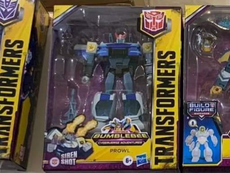 Transformers Cyberverse Deluxe Prowl, Soundwave, and Starscream Reveals!