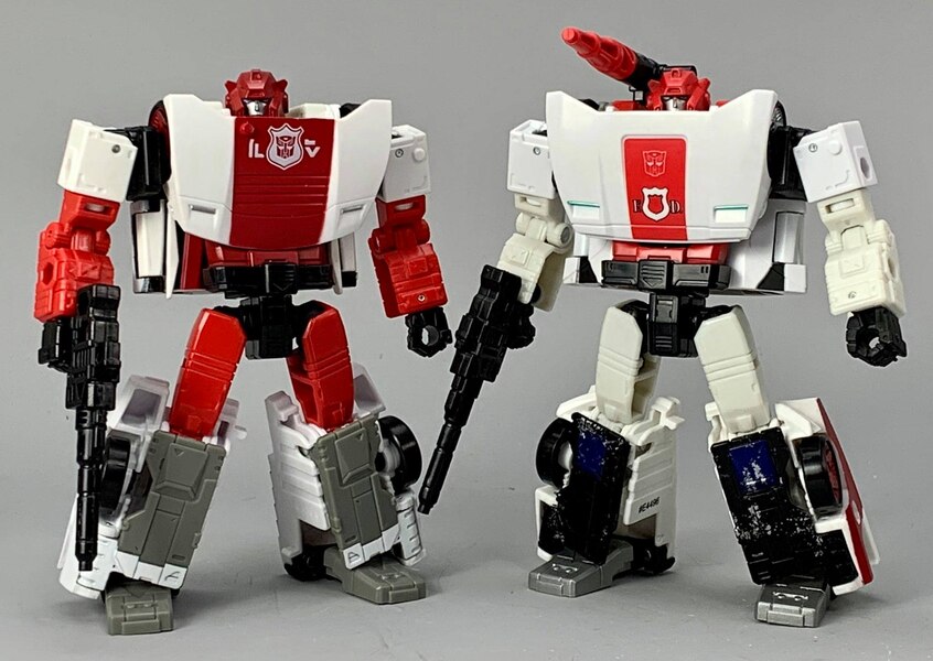 War for Cybertron Siege Vs Kingdom Red Alert Compared Images