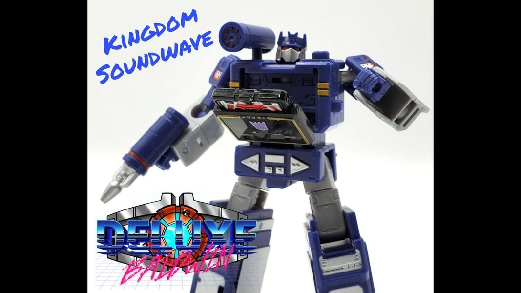 War for Cybertron Kingdom Core Class Soundwave Review