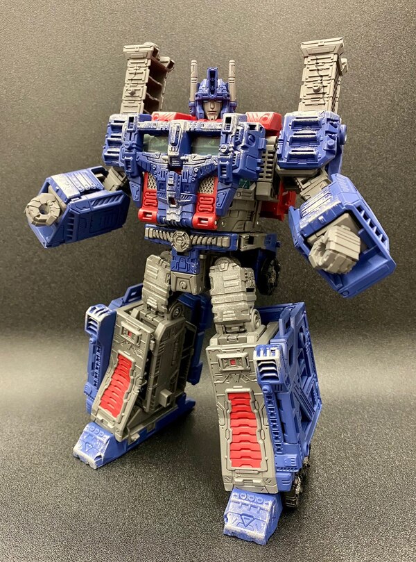 Takara Transformers Premium Finish WFC-03 Ultra Magnus Official In-Hand Images