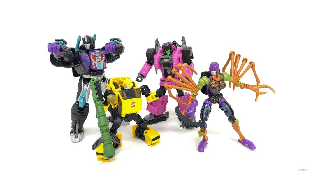 Transformers Worlds Collide Buzzworthy Bumblebee 4-Pack In-Hand Images