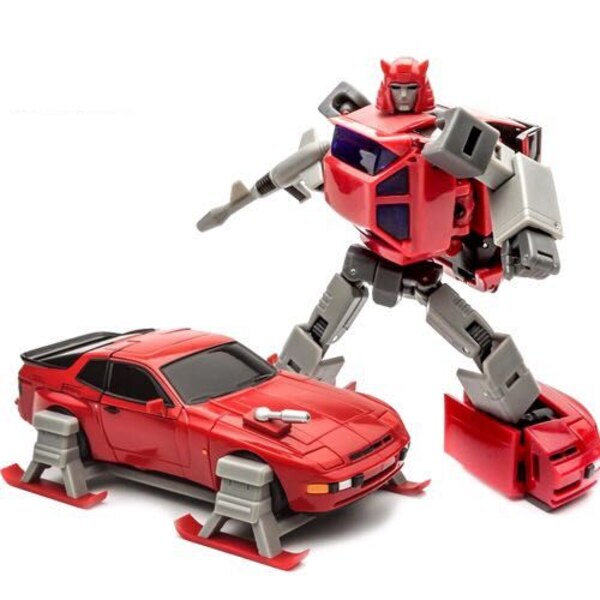 Xtransbots MM-X Toro (MP  Cliffjumper) Official Details and Images 