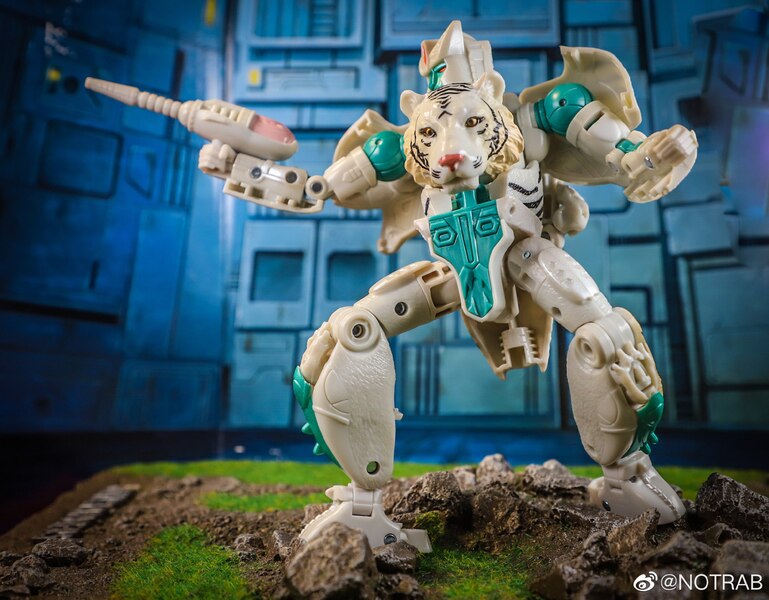 Transformers Kingdom Tigatron Toy Photography Images by NOTRAB