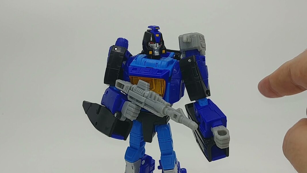 Chuck's Reviews Transformers Shattered Glass Blurr