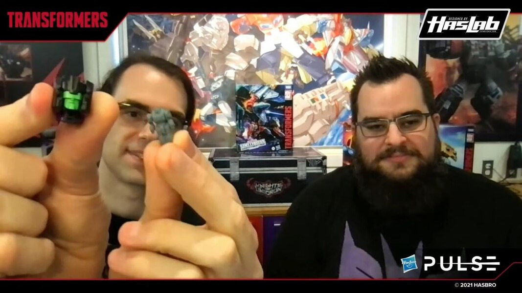 Transformers HasLab Victory Saber In Hand  (79 of 109)