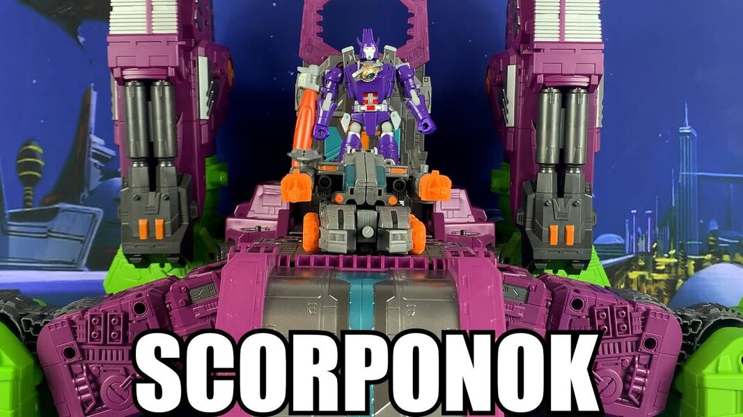 Transformers War for Cybertron Trilogy Earthrise Scorponok (Titan Class) Unboxing and Review