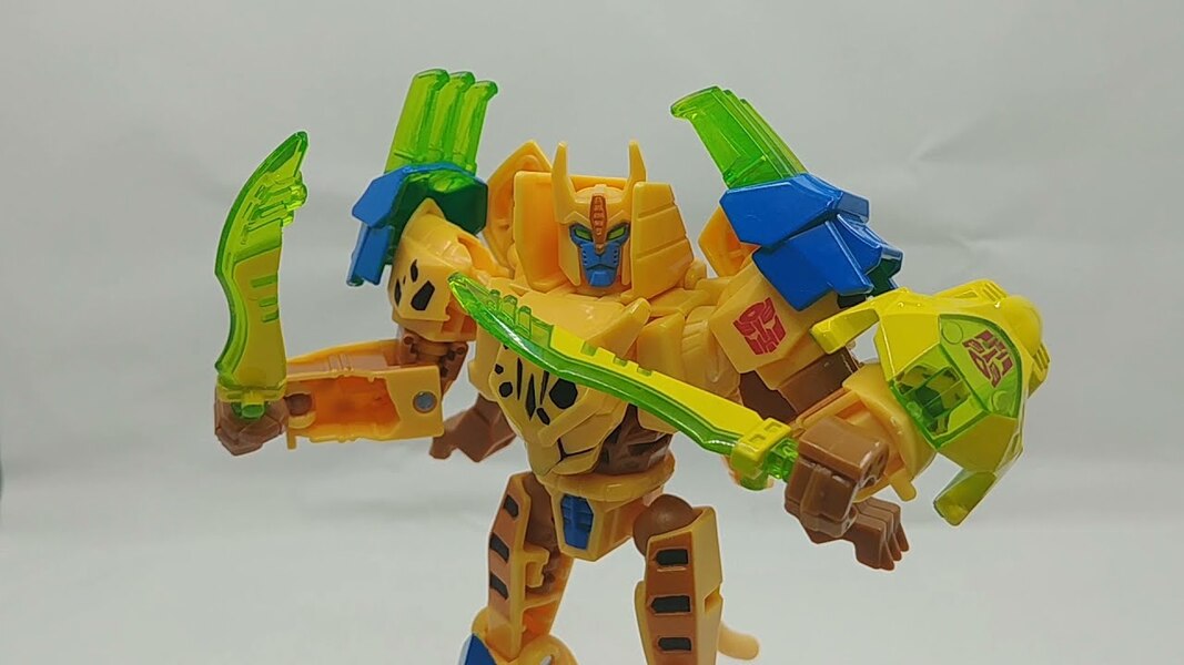 Chuck's Reviews Transformers Bumblebee Cyberverse Adventures Dinobots Unite Cheetor