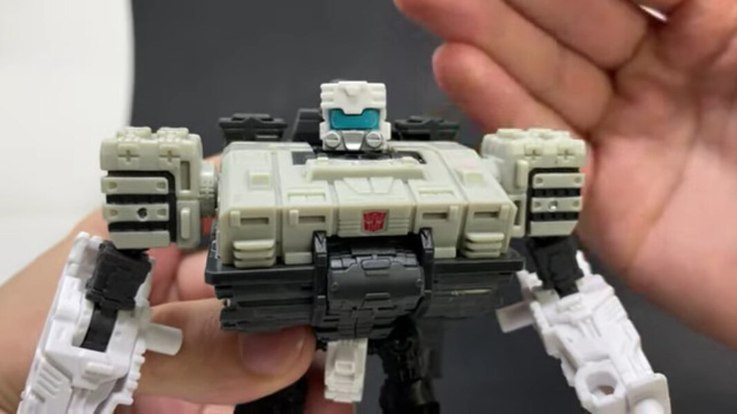 Transformers Kingdom Slammer In-Hand Images with Compares